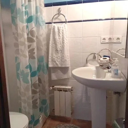2 Bedrooms House With Wifi At